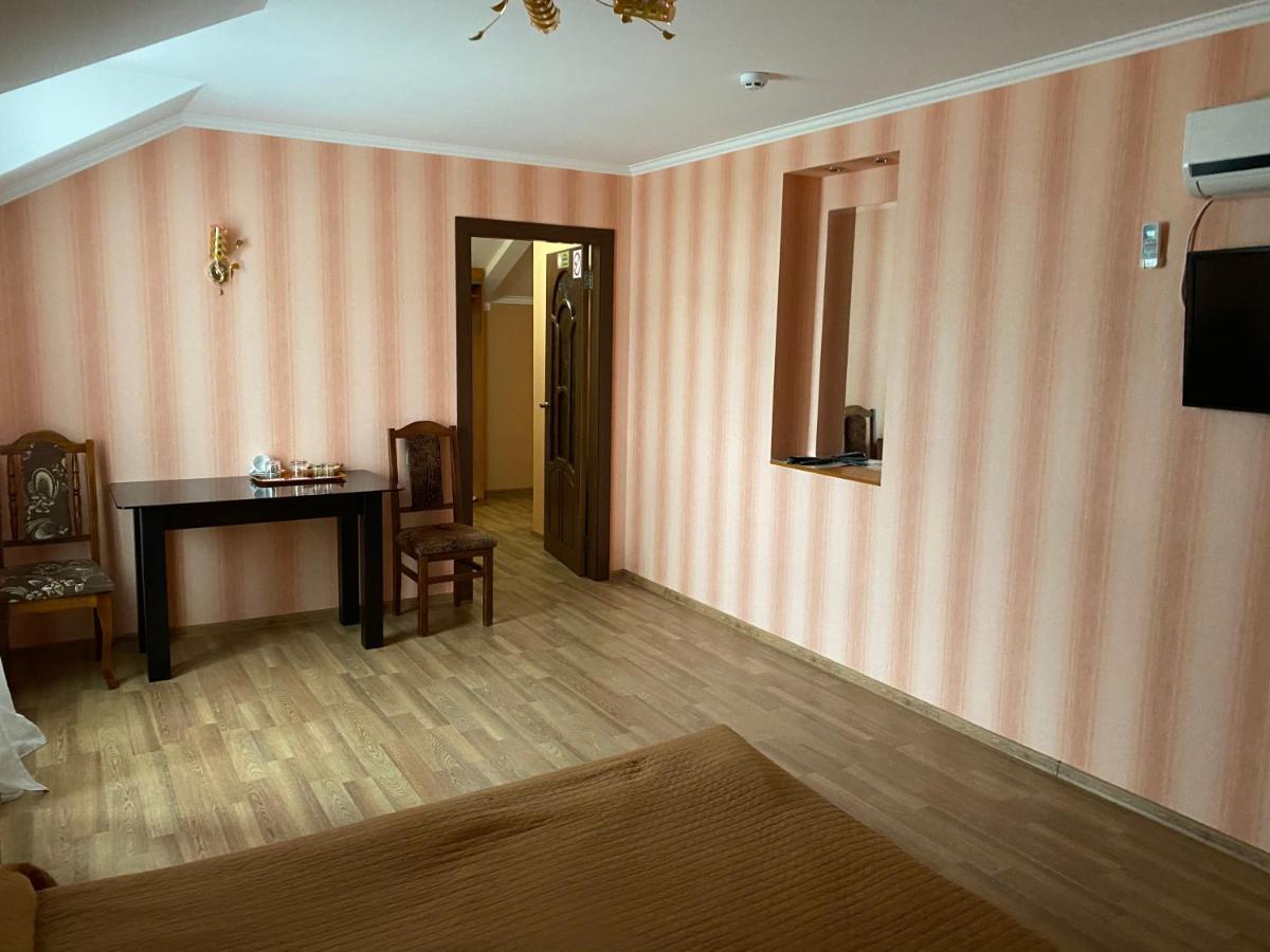Гостинний Маєток Hotel Myla Luaran gambar